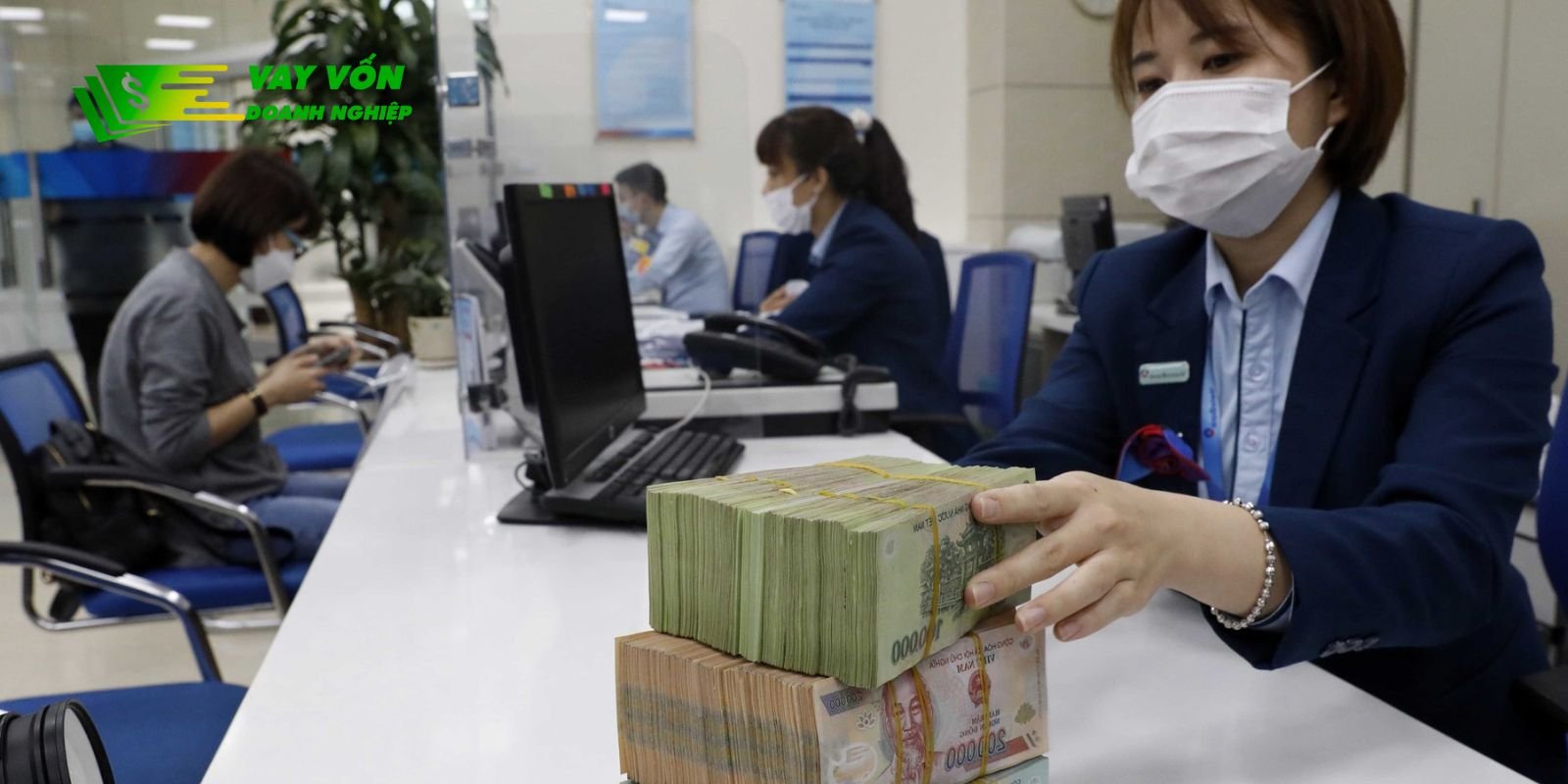 Mức lãi suất theo pháp luật quy định là dưới 20%/năm